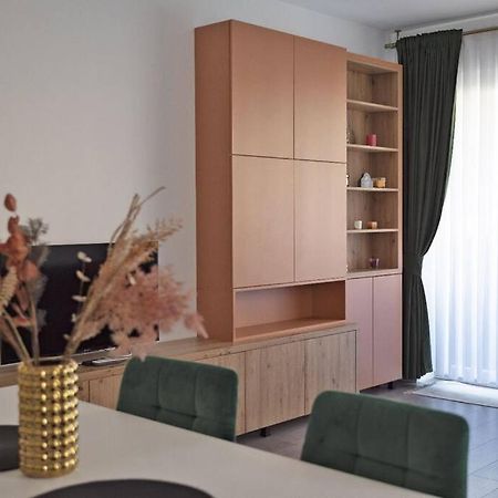 Eliza'S Apartment By Oasis Homes Oradea Dış mekan fotoğraf